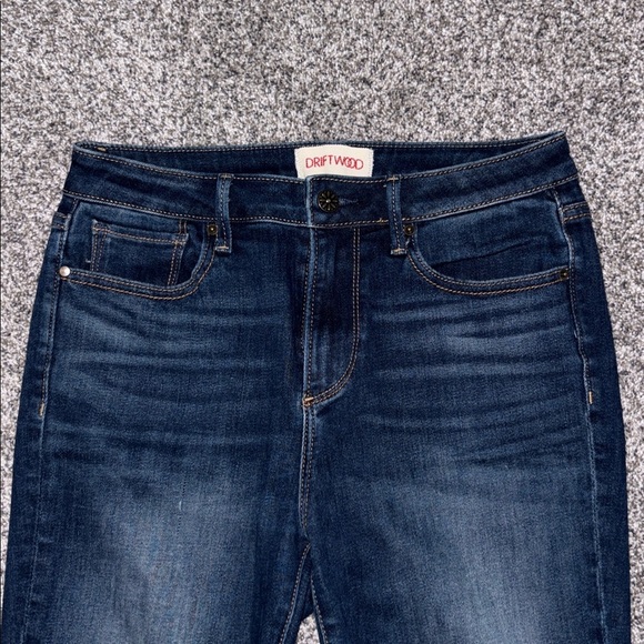 Driftwood Roxy Kick Crop Raw Hem Jean - Picture 4 of 7